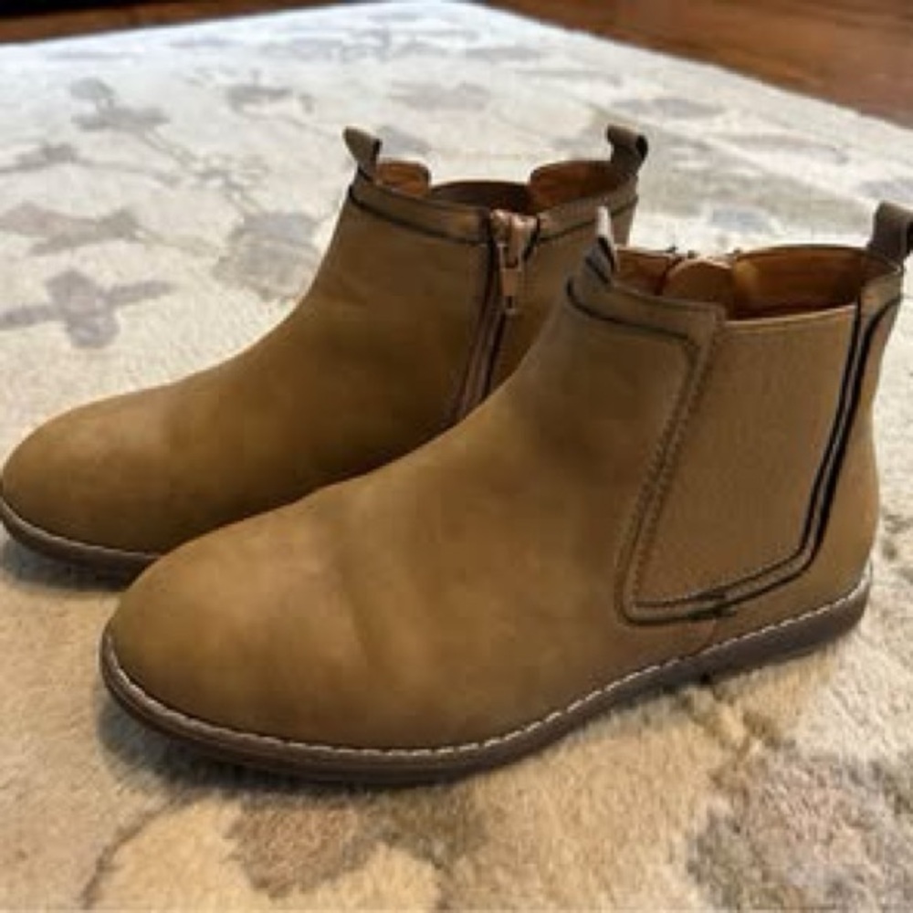 Boys Nordstrom boots, size 2